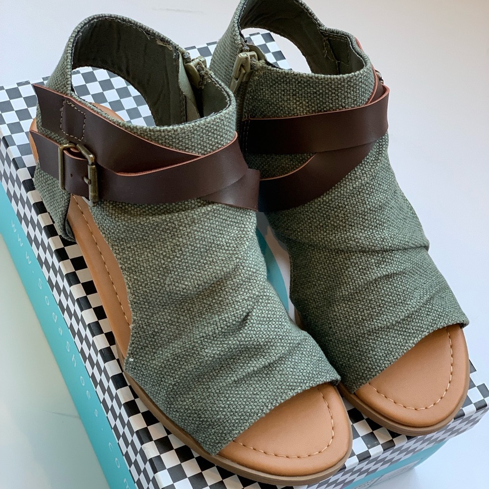 Christy Canvas Sandals